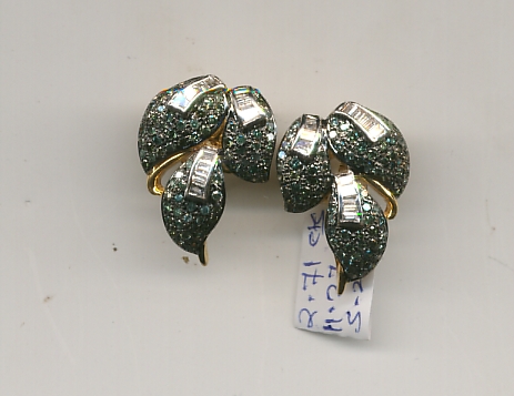 Beautiful 18 Kt Gold  Natural Diamond Earing